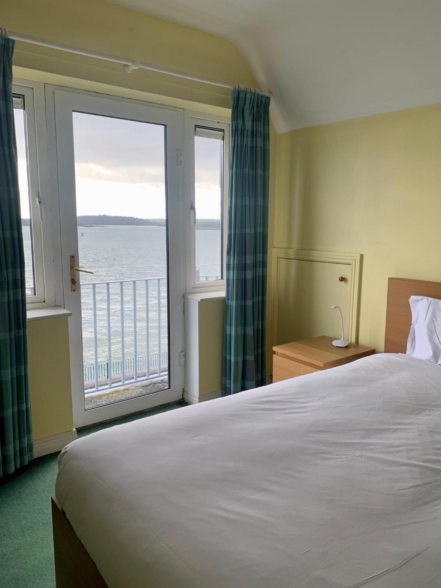 Bella Vista Hotel & Self Catering Suites Cobh Room photo