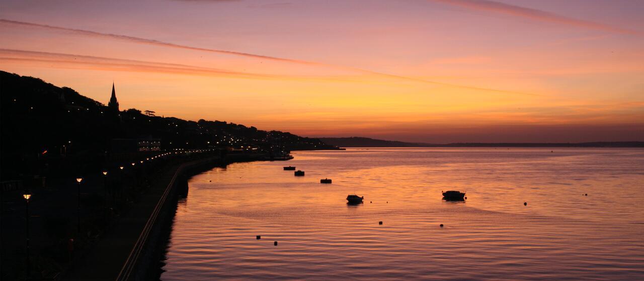 Bella Vista Hotel & Self Catering Suites Cobh Exterior photo