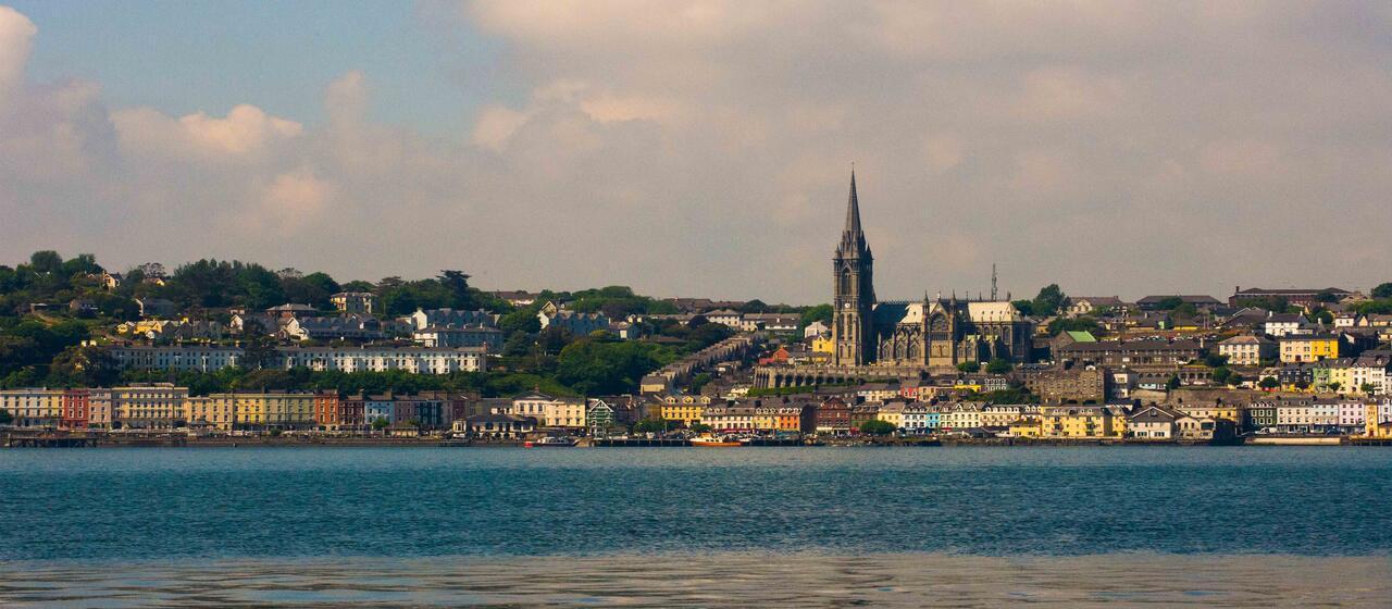 Bella Vista Hotel & Self Catering Suites Cobh Exterior photo